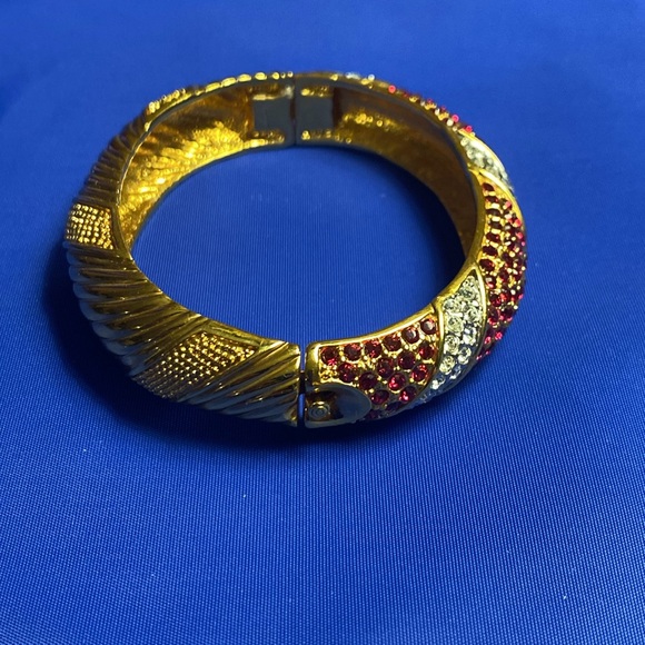 Vintage JBK Camrose & Kross Red & Clear Crystal Hinged Bracelet - Picture 3 of 14